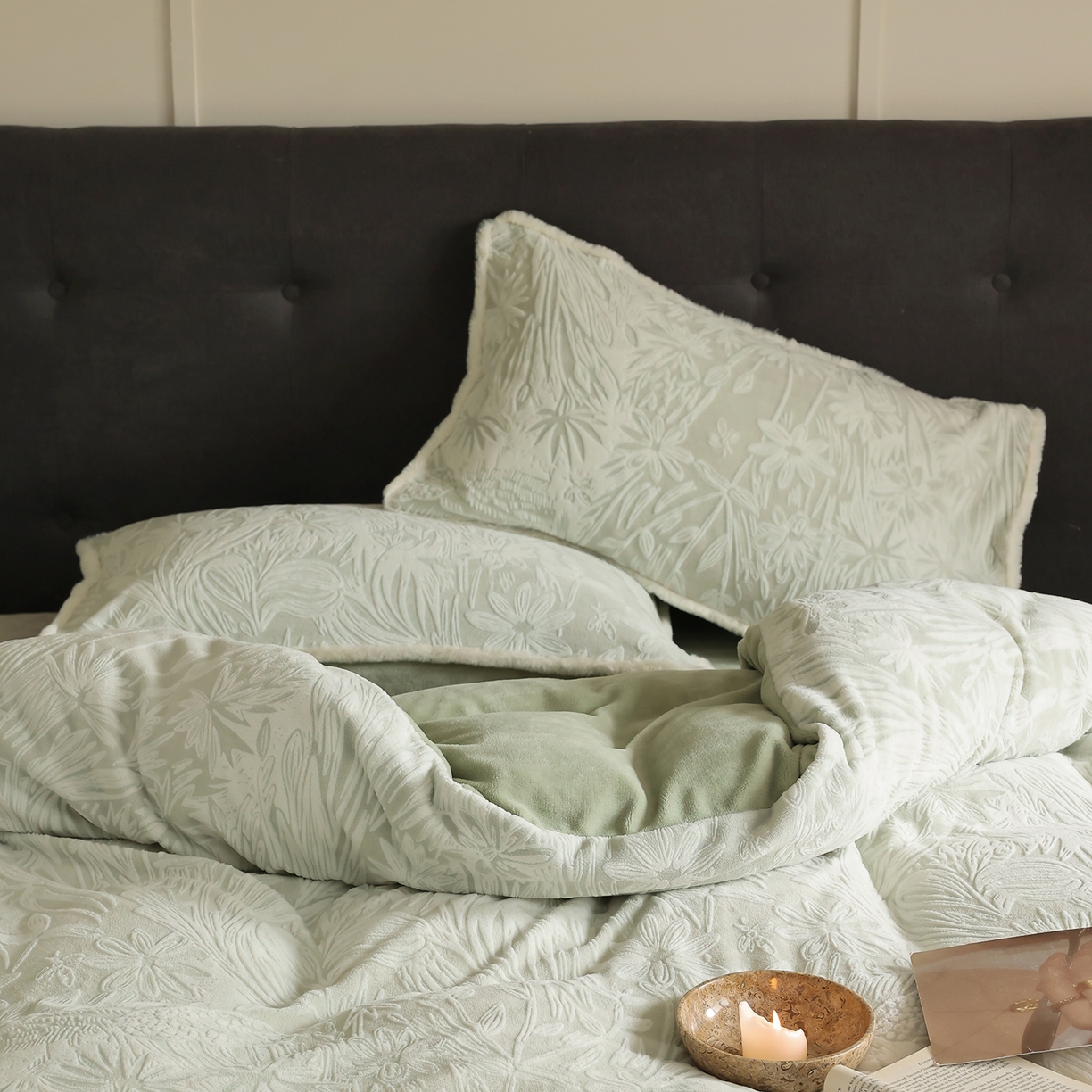 91家纺网 家纺一手货源 找家纺 （总）玉宇阁家居 2025新款双色提花雕花牛奶绒四件套-冷杉森林（178/248/268/268/268/288（券后控价） 床笠款套件可定制（适用于 10-22cm 高床垫））