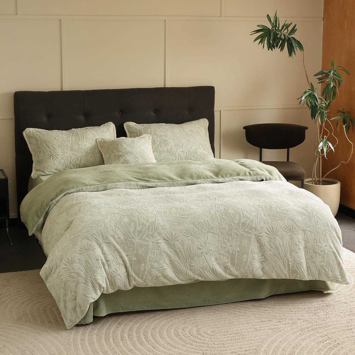 91家纺网 家纺一手货源 找家纺 （总）玉宇阁家居 2025新款双色提花雕花牛奶绒四件套-冷杉森林（178/248/268/268/268/288（券后控价） 床笠款套件可定制（适用于 10-22cm 高床垫））