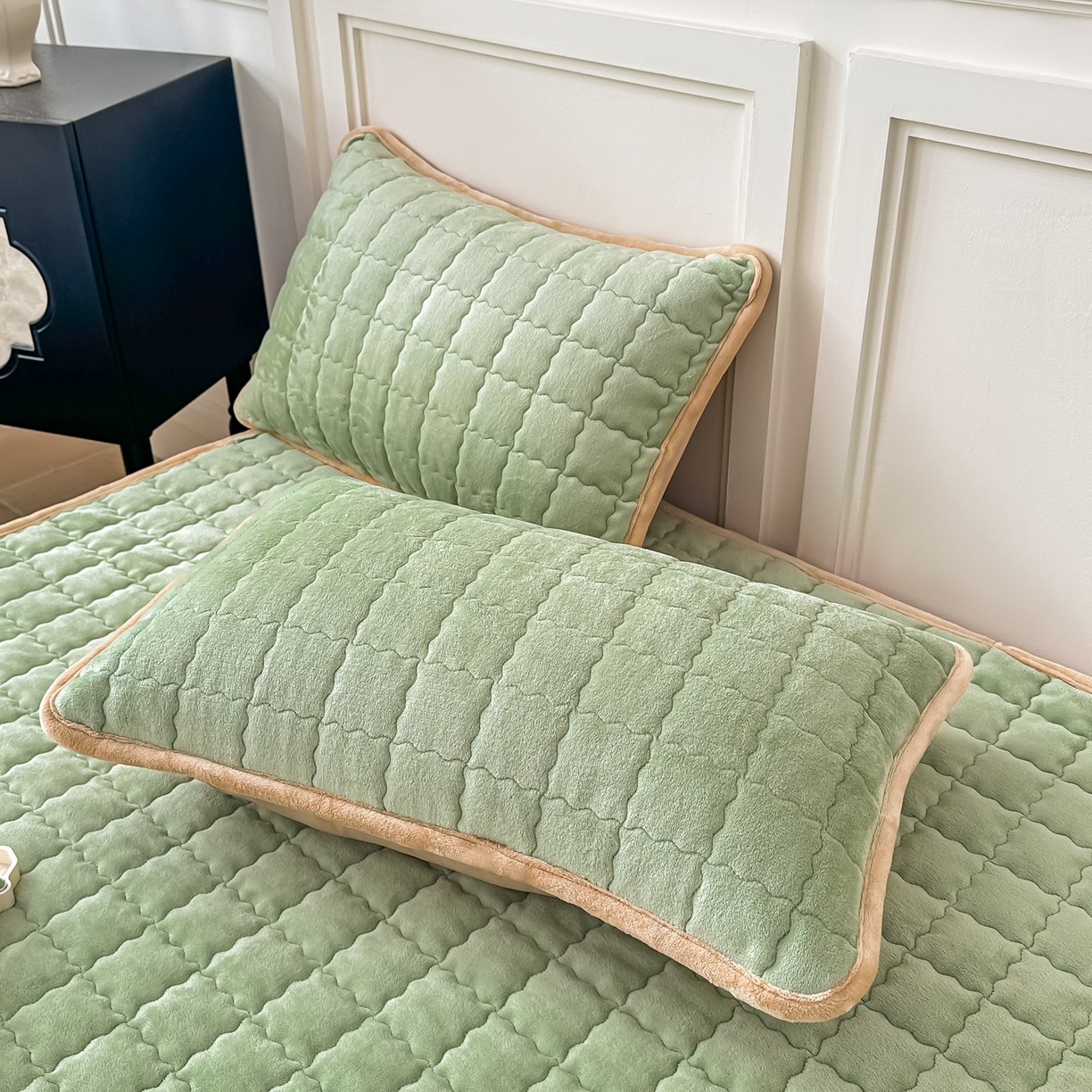 91家纺网 家纺一手货源 找家纺 棉森家纺 2025新款亲肤舒适高克重牛奶绒夹棉床褥床垫垫子 豆绿