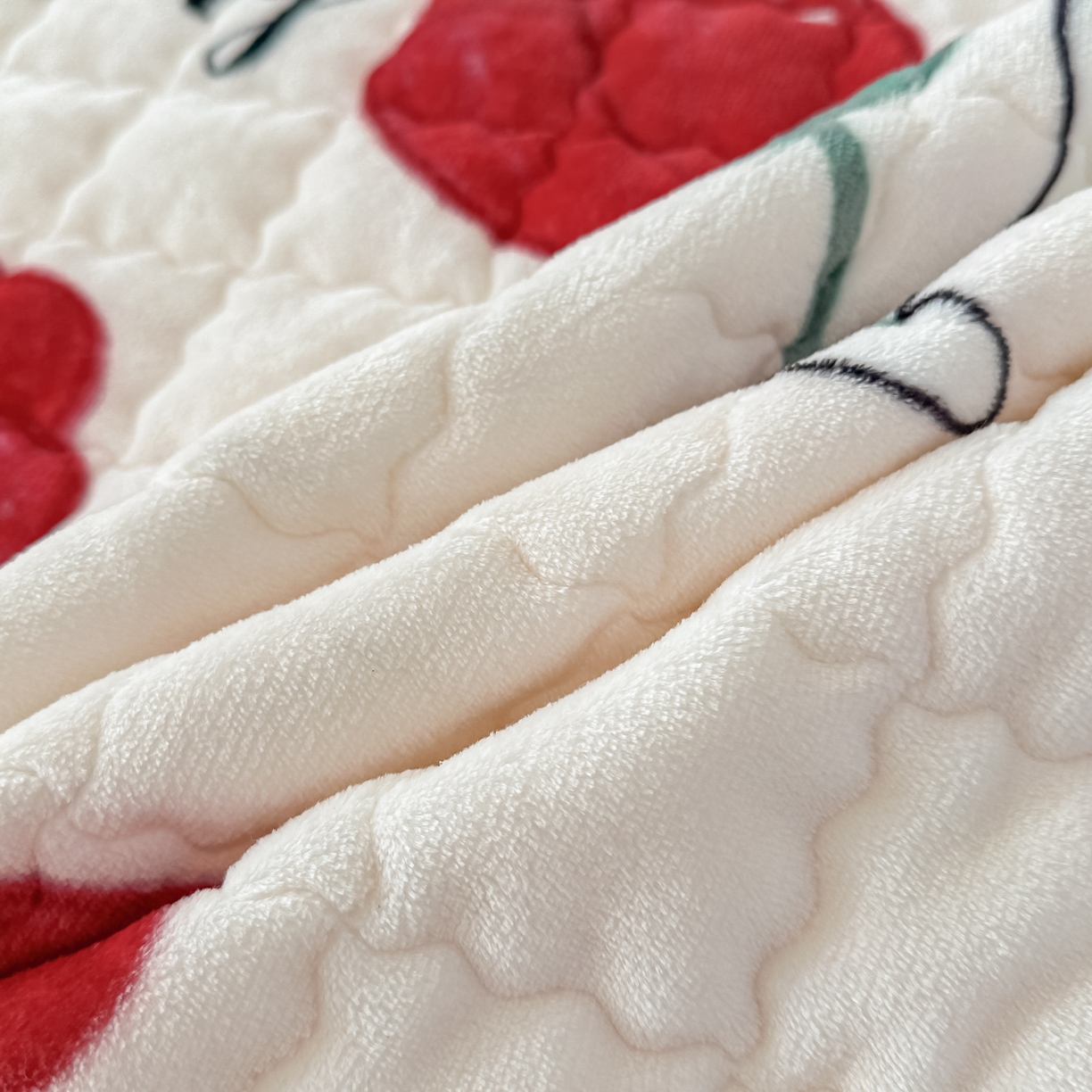 91家纺网 家纺一手货源 找家纺 棉森家纺 2025新款亲肤舒适高克重牛奶绒夹棉床褥床垫垫子 玫瑰兔