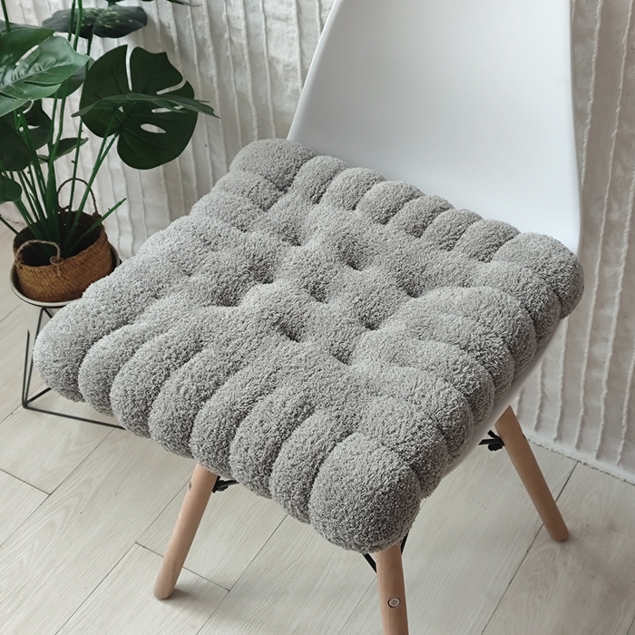 91家纺网 家纺一手货源 找家纺 （总）李帅家居 2025新款美丽绒饼干坐垫椅子垫批发毛绒屁垫