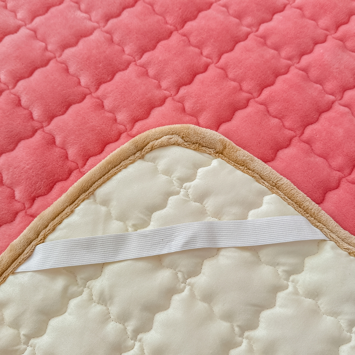 91家纺网 家纺一手货源 找家纺 棉森家纺 2025新款亲肤舒适高克重牛奶绒夹棉床褥床垫垫子 西瓜红