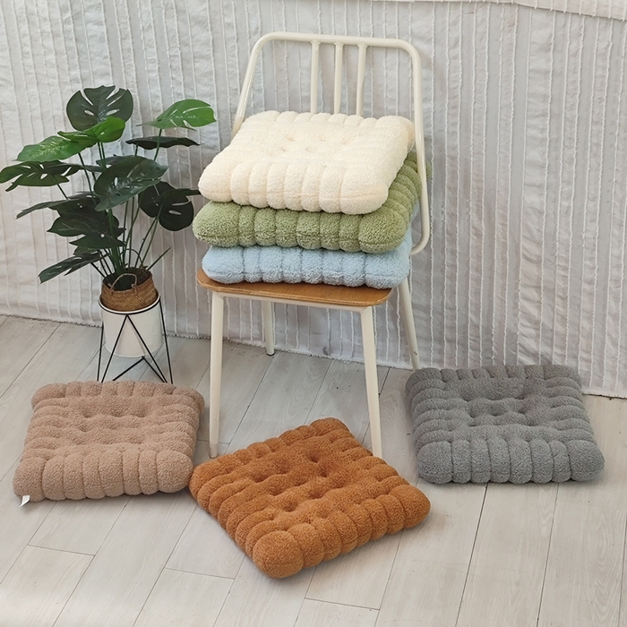 91家纺网 家纺一手货源 找家纺 （总）李帅家居 2025新款美丽绒饼干坐垫椅子垫批发毛绒屁垫