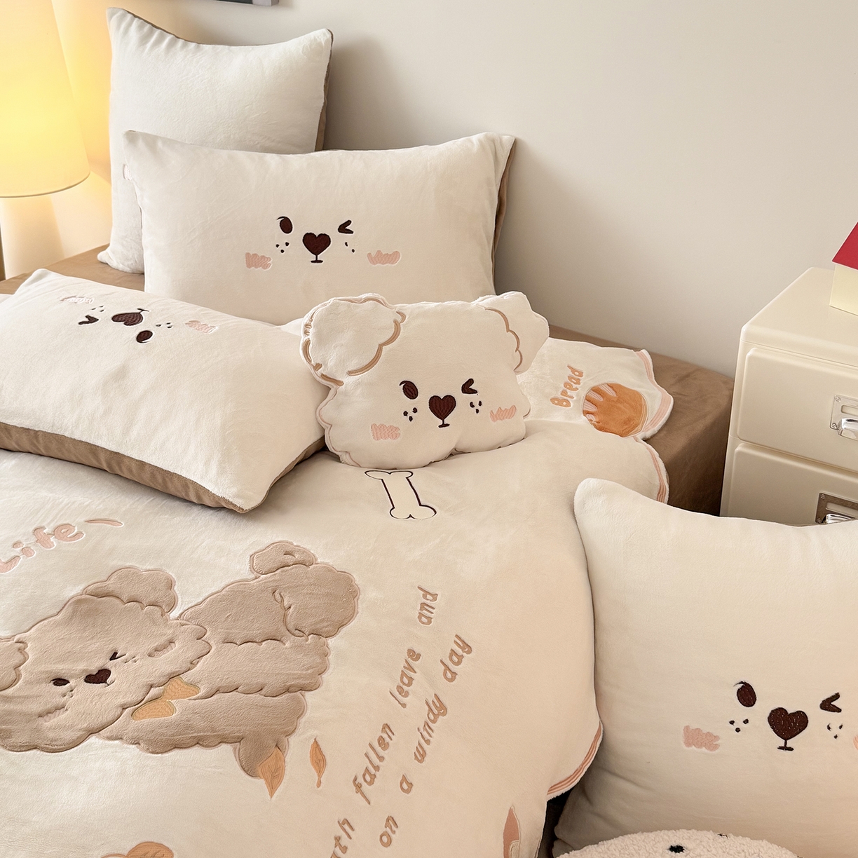 91家纺网 家纺一手货源 找家纺 （总）西西家居 2025新款全消光正宗230g牛奶绒四件套-汪星人