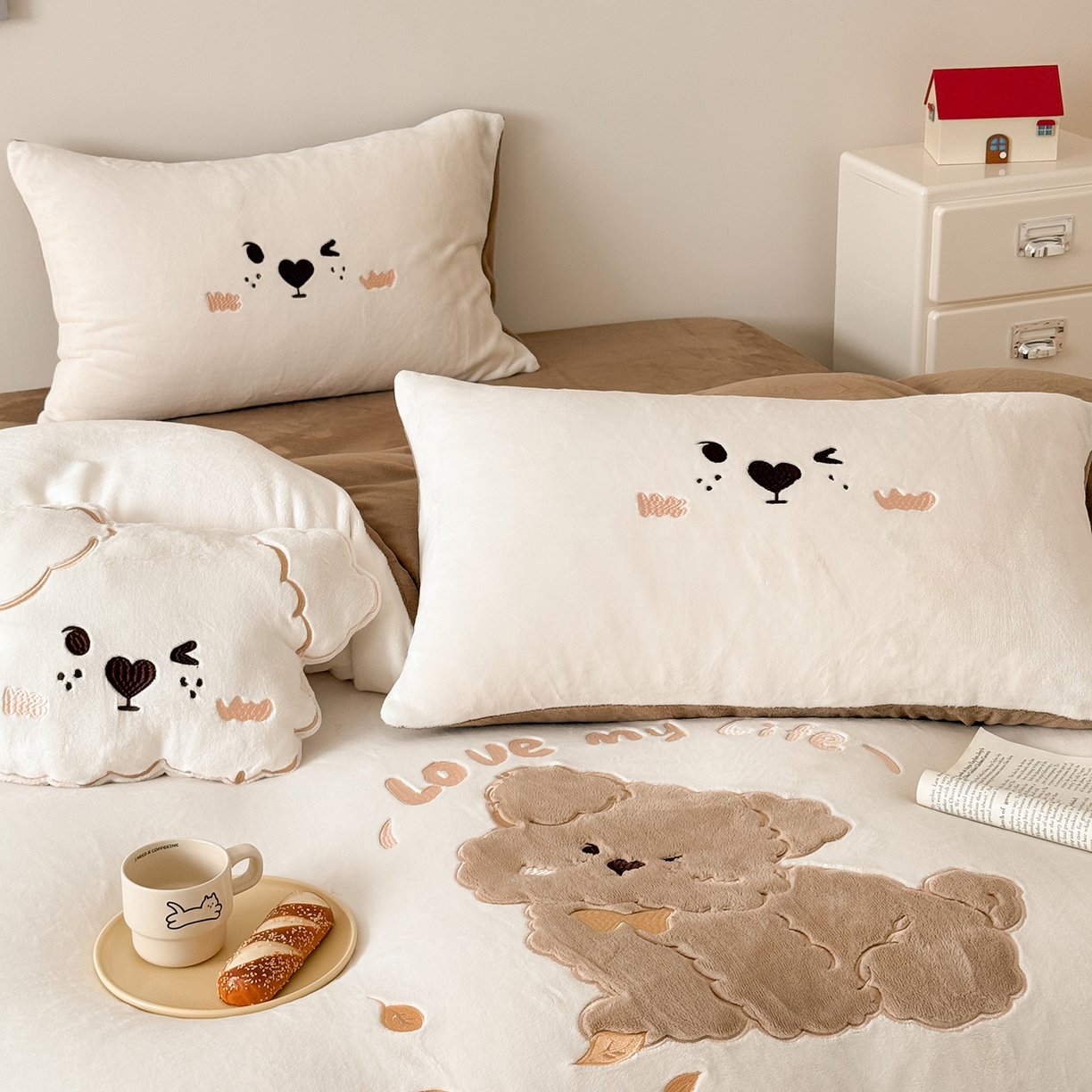 91家纺网 家纺一手货源 找家纺 （总）西西家居 2025新款全消光正宗230g牛奶绒四件套-汪星人