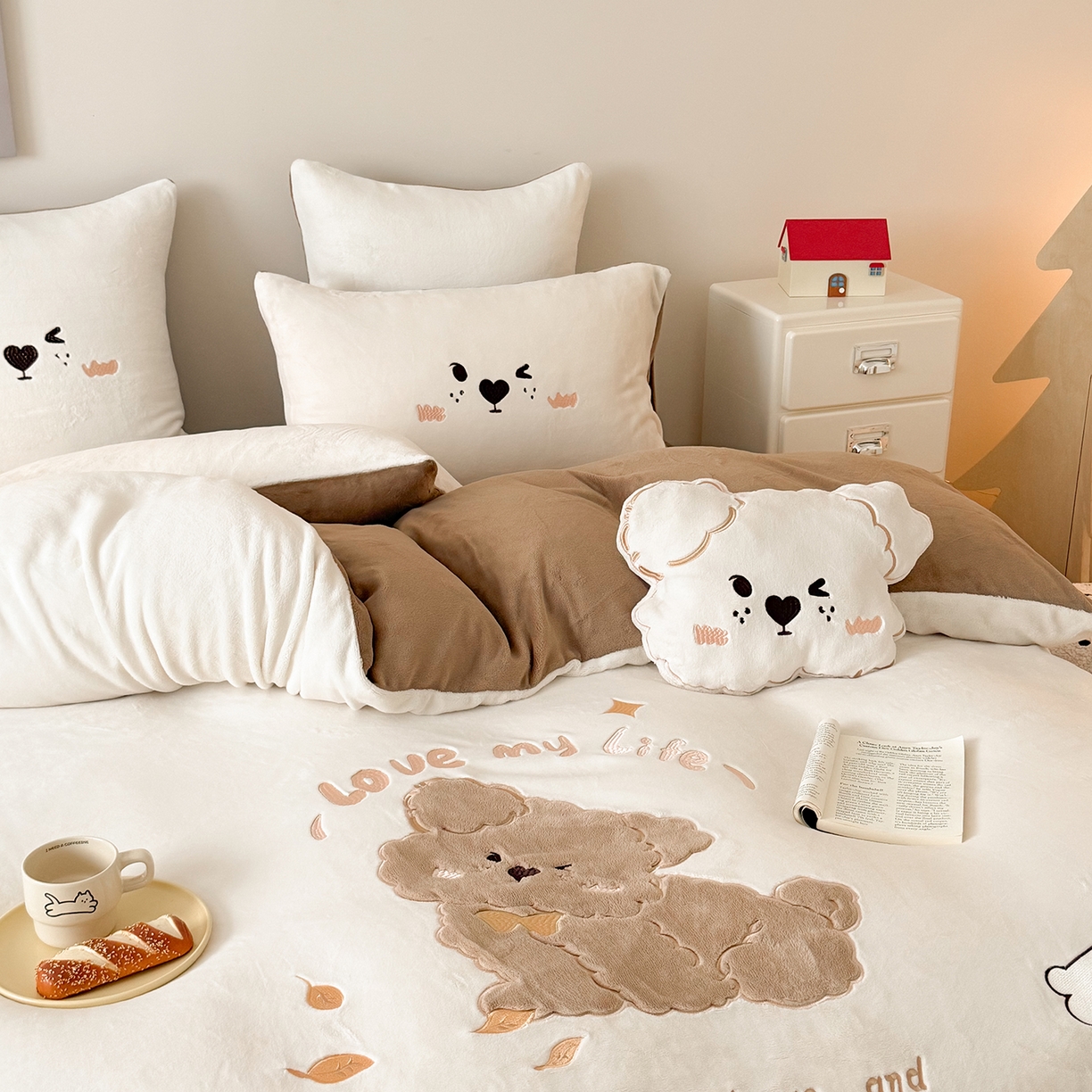 91家纺网 家纺一手货源 找家纺 （总）西西家居 2025新款全消光正宗230g牛奶绒四件套-汪星人