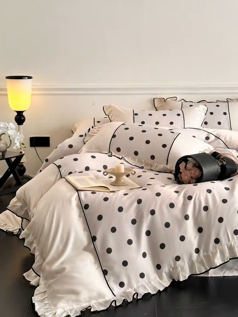 91家纺网 家纺一手货源 找家纺 置顶家纺 2025新款波点双面水洗天丝四件套 波点-奶昔白