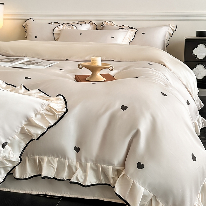 91家纺网 家纺一手货源 找家纺 置顶家纺 2025新款初心蝴蝶结水洗天丝印花四件套 初心-奶昔白