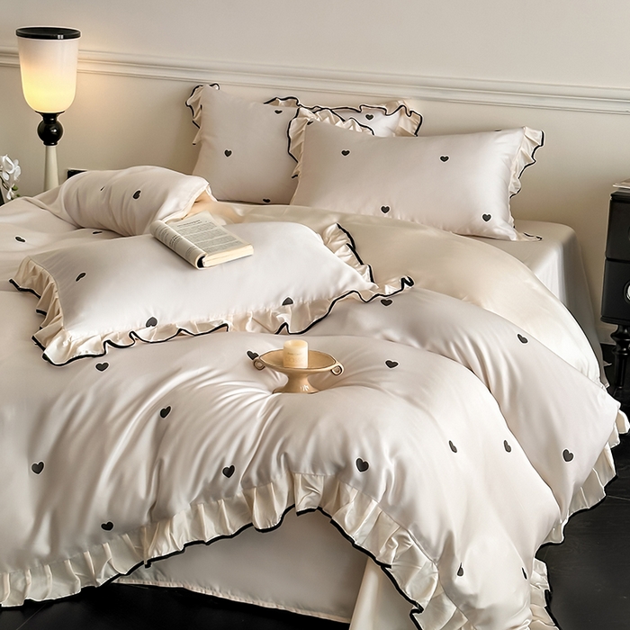 91家纺网 家纺一手货源 找家纺 置顶家纺 2025新款初心蝴蝶结水洗天丝印花四件套 初心-奶昔白