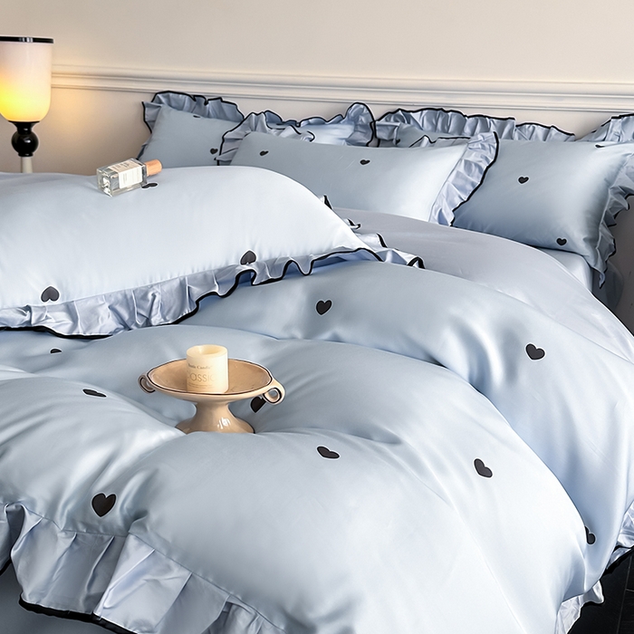 91家纺网 家纺一手货源 找家纺 置顶家纺 2025新款初心蝴蝶结水洗天丝印花四件套 初心-浅蓝