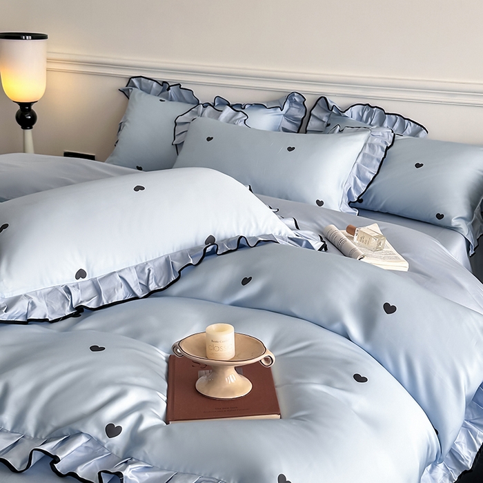 91家纺网 家纺一手货源 找家纺 置顶家纺 2025新款初心蝴蝶结水洗天丝印花四件套 初心-浅蓝