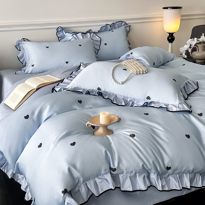 91家纺网 家纺一手货源 找家纺 置顶家纺 2025新款初心蝴蝶结水洗天丝印花四件套 初心-浅蓝