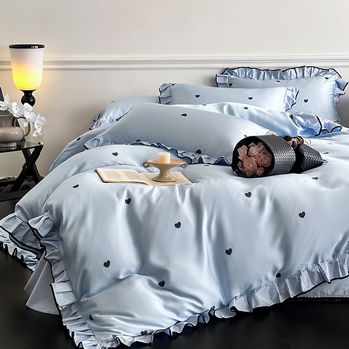 91家纺网 家纺一手货源 找家纺 置顶家纺 2025新款初心蝴蝶结水洗天丝印花四件套 初心-浅蓝