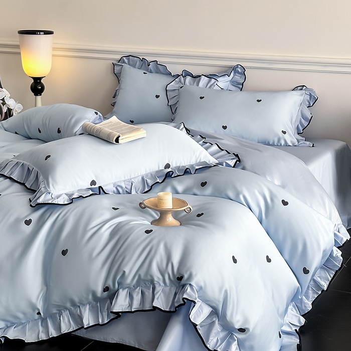 91家纺网 家纺一手货源 找家纺 置顶家纺 2025新款初心蝴蝶结水洗天丝印花四件套 初心-浅蓝