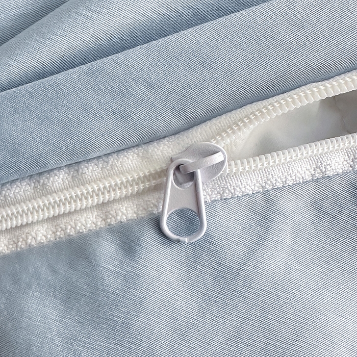 91家纺网 家纺一手货源 找家纺 置顶家纺 2025新款初心蝴蝶结水洗天丝印花四件套 初心-浅蓝