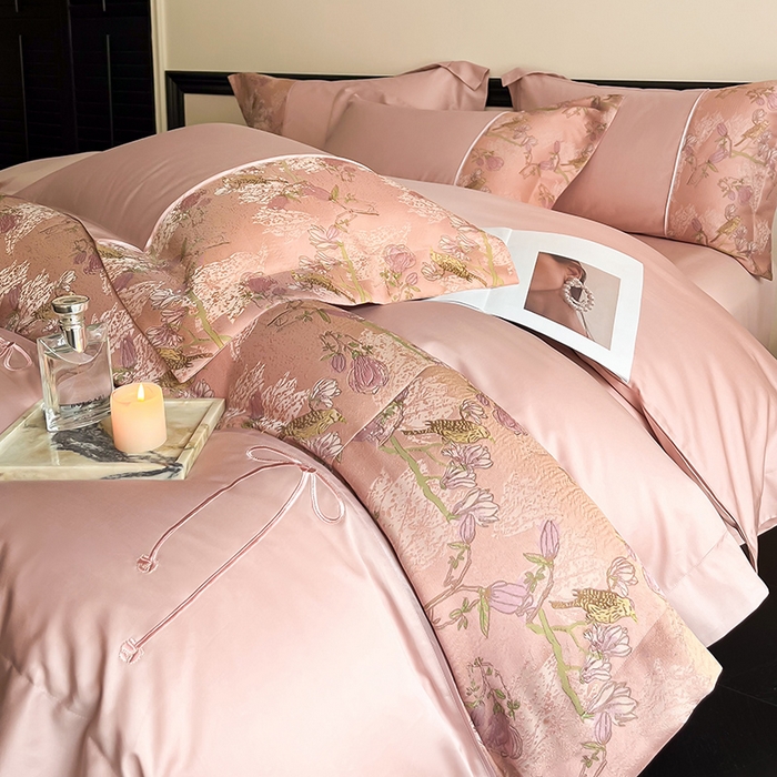 91家纺网 家纺一手货源 找家纺 置顶家纺 2025新款国色天香新中式全棉刺绣拼接四件套 幸禾-浅豆沙