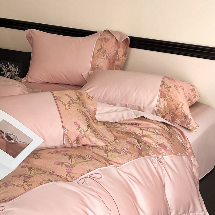 91家纺网 家纺一手货源 找家纺 置顶家纺 2025新款国色天香新中式全棉刺绣拼接四件套 幸禾-浅豆沙