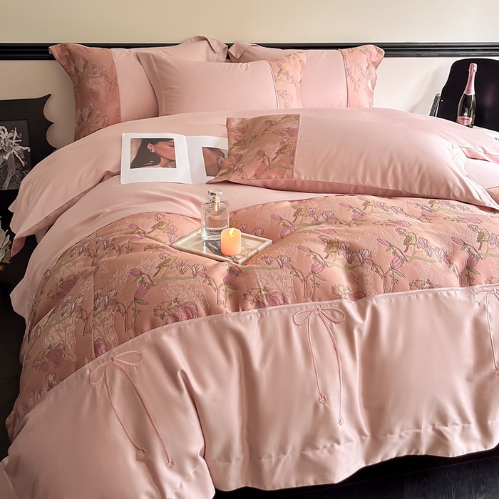 91家纺网 家纺一手货源 找家纺 置顶家纺 2025新款国色天香新中式全棉刺绣拼接四件套 幸禾-浅豆沙