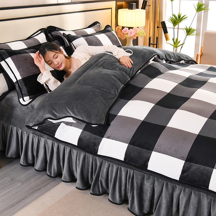 91家纺网 家纺一手货源 找家纺 2025新款高克重8斤金貂绒牛奶绒四件套 大格-黑