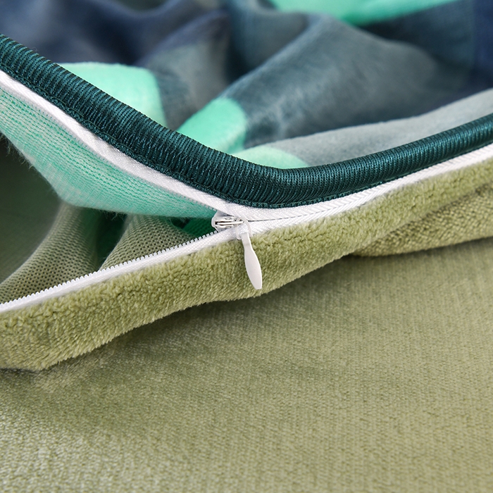 91家纺网 家纺一手货源 找家纺 2025新款高克重8斤金貂绒牛奶绒四件套 大格-绿