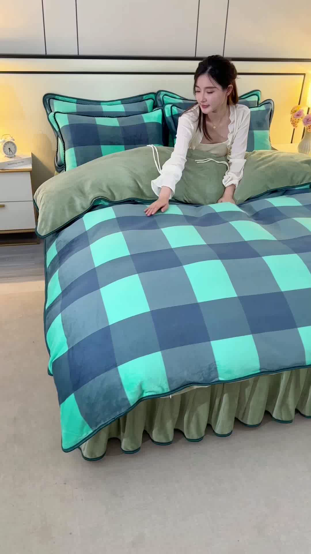 91家纺网 家纺一手货源 找家纺 2025新款高克重8斤金貂绒牛奶绒四件套 大格-绿