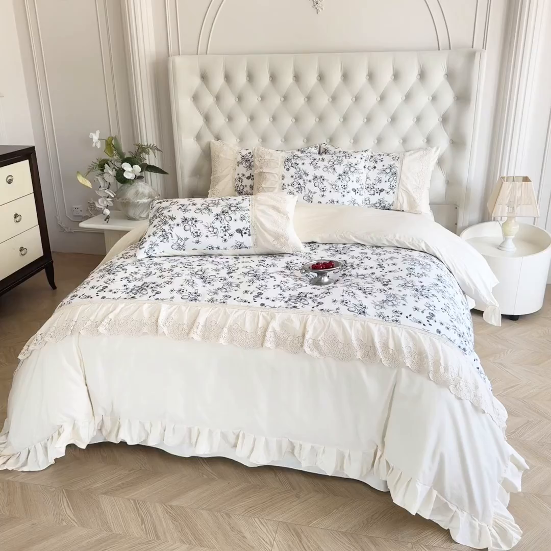 91家纺网 家纺一手货源 找家纺 置顶家纺 2025秋冬新品法式亲肤花边拼接四件套 爱蜜莉-奶昔白