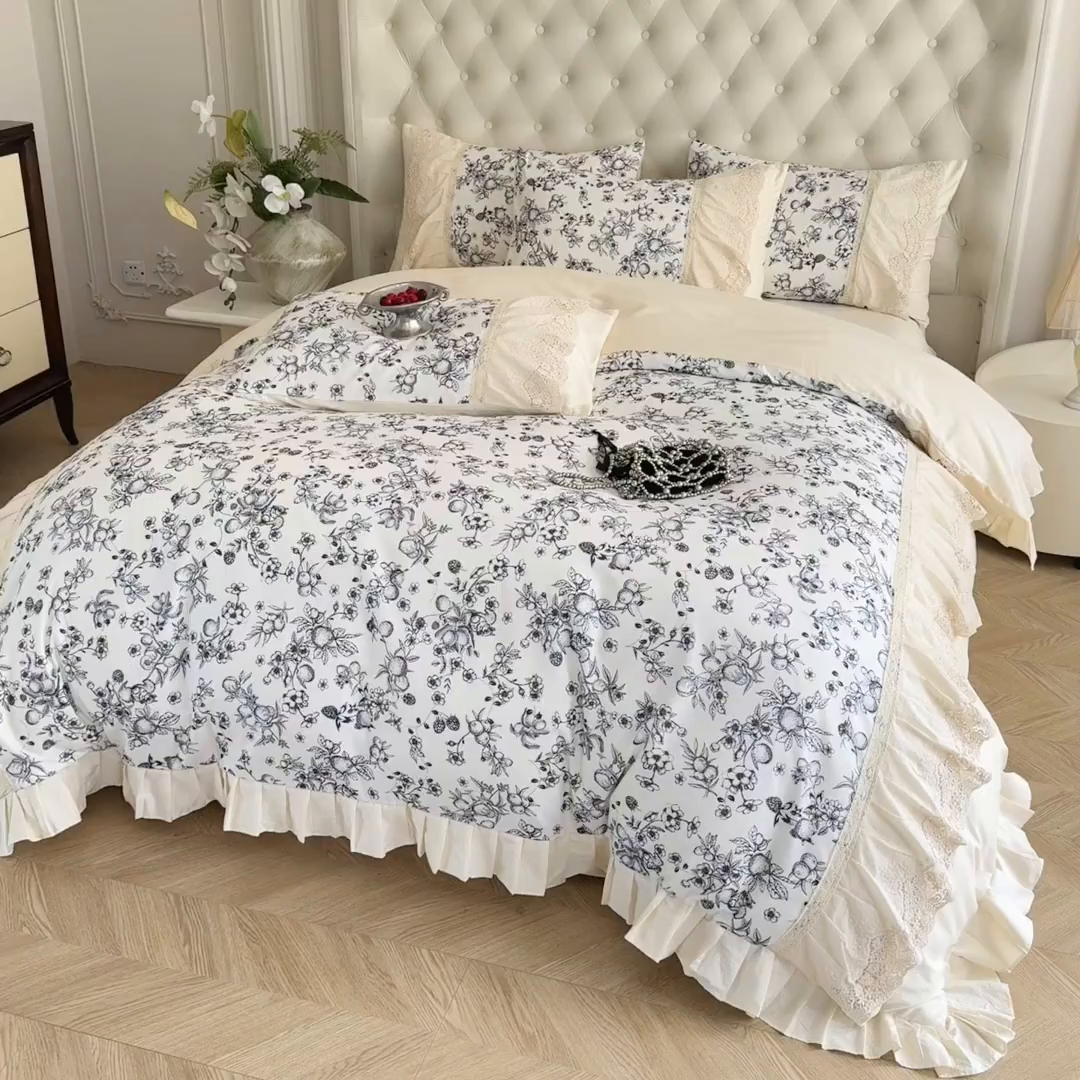 91家纺网 家纺一手货源 找家纺 置顶家纺 2025秋冬新品法式亲肤花边拼接四件套 薇安妮-奶昔白