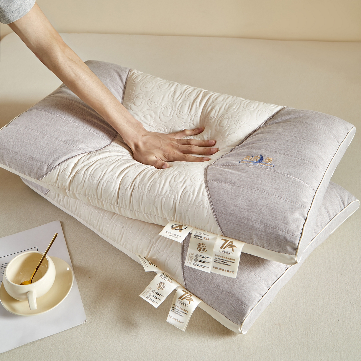 91家纺网 家纺一手货源 找家纺 （总）鼎晟纺 2025新款针织蚕丝护颈云朵枕学生枕头成人枕芯 枕头枕芯-风格二