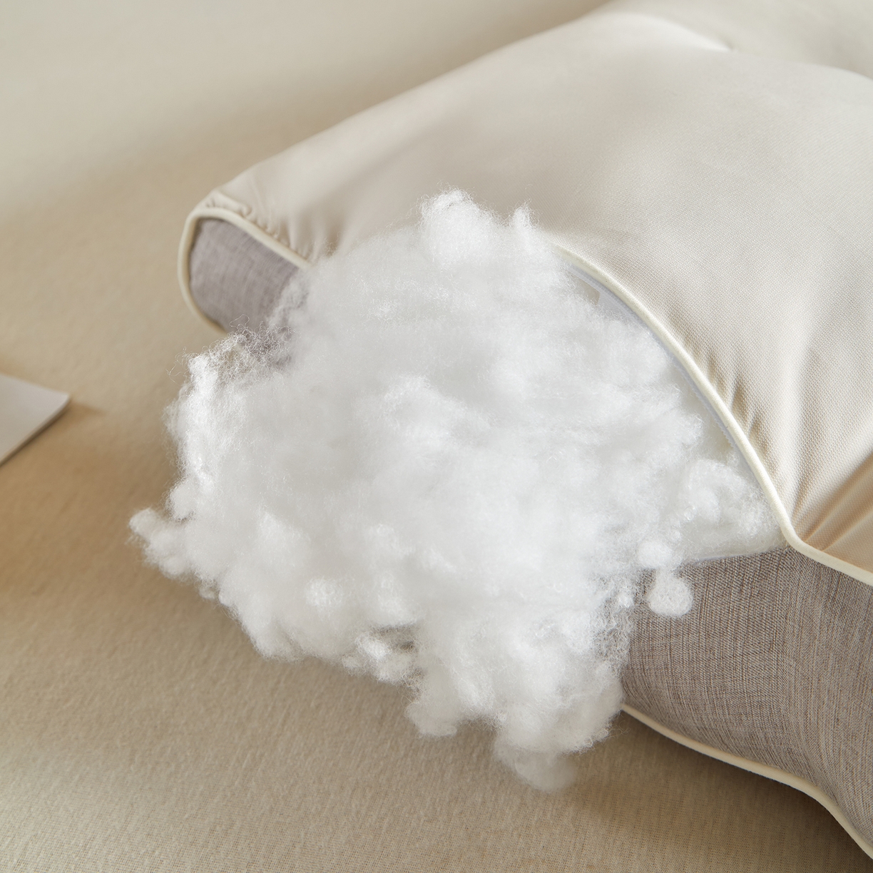 91家纺网 家纺一手货源 找家纺 鼎晟纺 2025新款针织蚕丝护颈云朵枕学生枕头成人枕芯 枕头枕芯-风格二 针织蚕丝护颈云朵枕-灰色