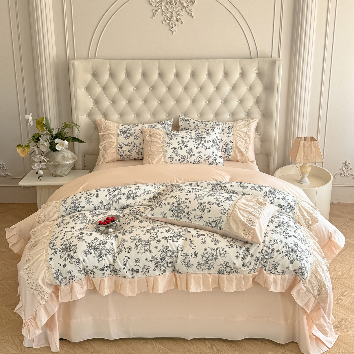 91家纺网 家纺一手货源 找家纺 置顶家纺 2025秋冬新品法式亲肤花边拼接四件套 薇安妮-奶咖