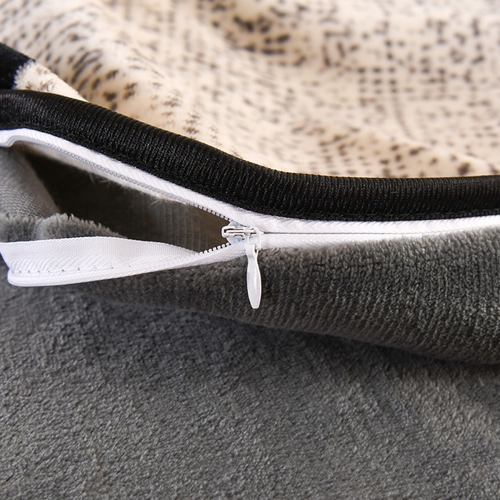 91家纺网 家纺一手货源 找家纺 2025新款高克重8斤金貂绒牛奶绒四件套 字母波点