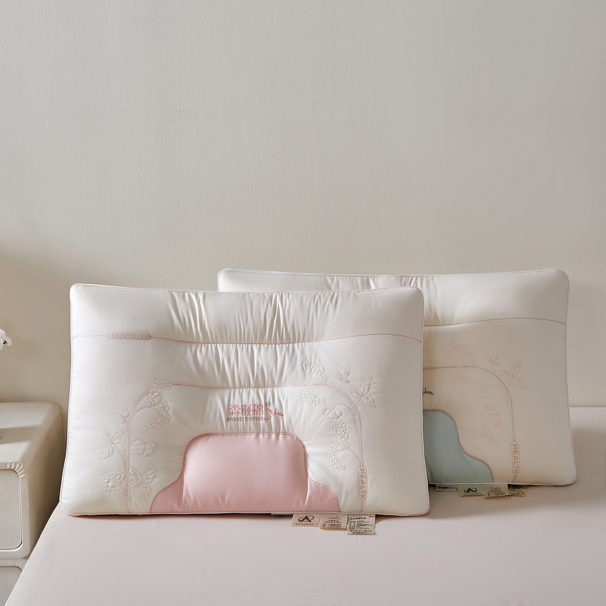91家纺网 家纺一手货源 找家纺 鼎晟纺 2025新款森睡棉云柔护颈枕学生枕头成人枕芯-风格二 森睡眠护颈枕-千禧粉