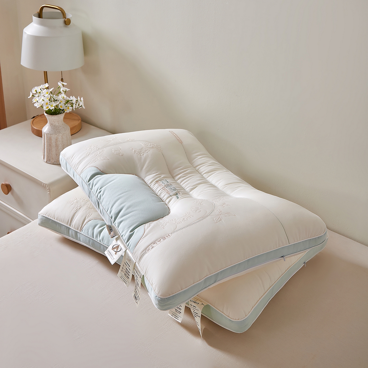 91家纺网 家纺一手货源 找家纺 鼎晟纺 2025新款森睡棉云柔护颈枕学生枕头成人枕芯-风格二 森睡棉护颈枕-时尚蓝