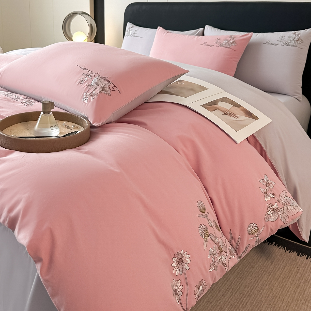 91家纺网 家纺一手货源 找家纺 （总）博之洋婚庆 2025新款全棉纯棉长绒棉贡缎磨毛刺绣四件套不掉毛【高端礼盒】邂逅系列