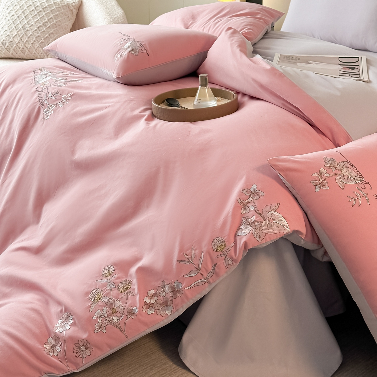 91家纺网 家纺一手货源 找家纺 （总）博之洋婚庆 2025新款全棉纯棉长绒棉贡缎磨毛刺绣四件套不掉毛【高端礼盒】邂逅系列