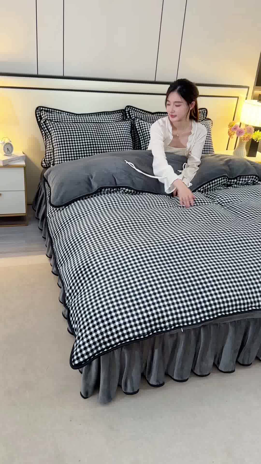 91家纺网 家纺一手货源 找家纺 2025新款高克重8斤金貂绒牛奶绒四件套 小格-黑