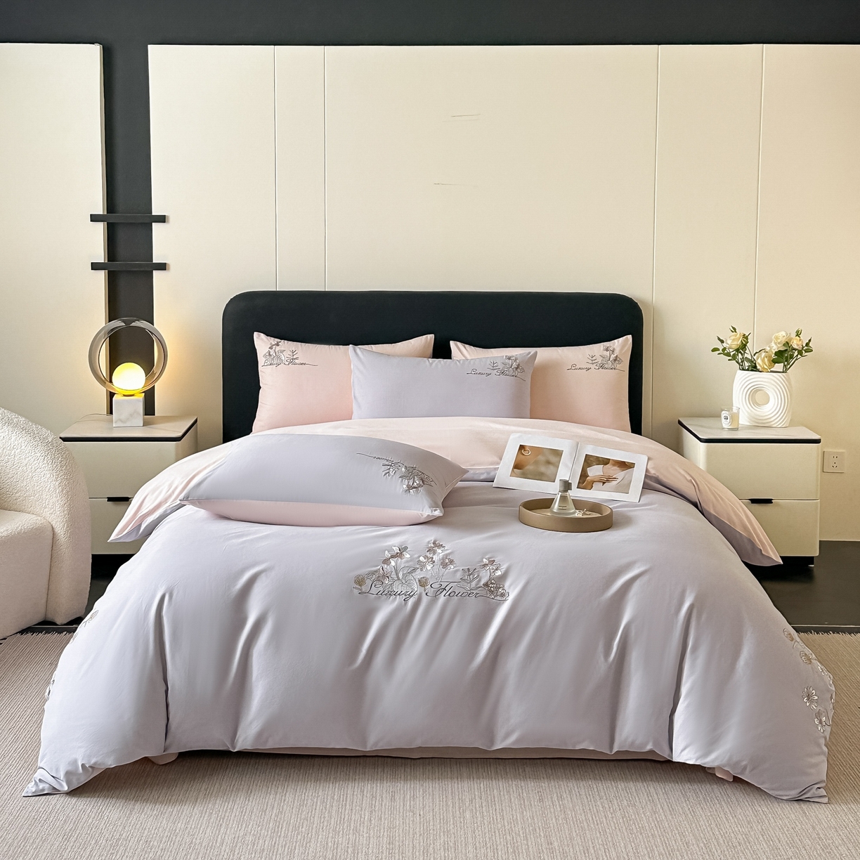 91家纺网 家纺一手货源 找家纺 博之洋婚庆 2025新款全棉纯棉长绒棉贡缎磨毛刺绣四件套不掉毛【高端礼盒】邂逅系列 灰杏色