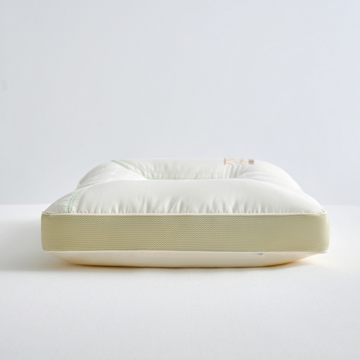 91家纺网 家纺一手货源 找家纺 （总）鼎晟纺 2025新款全棉森棉立体护颈枕枕头枕芯-风格二