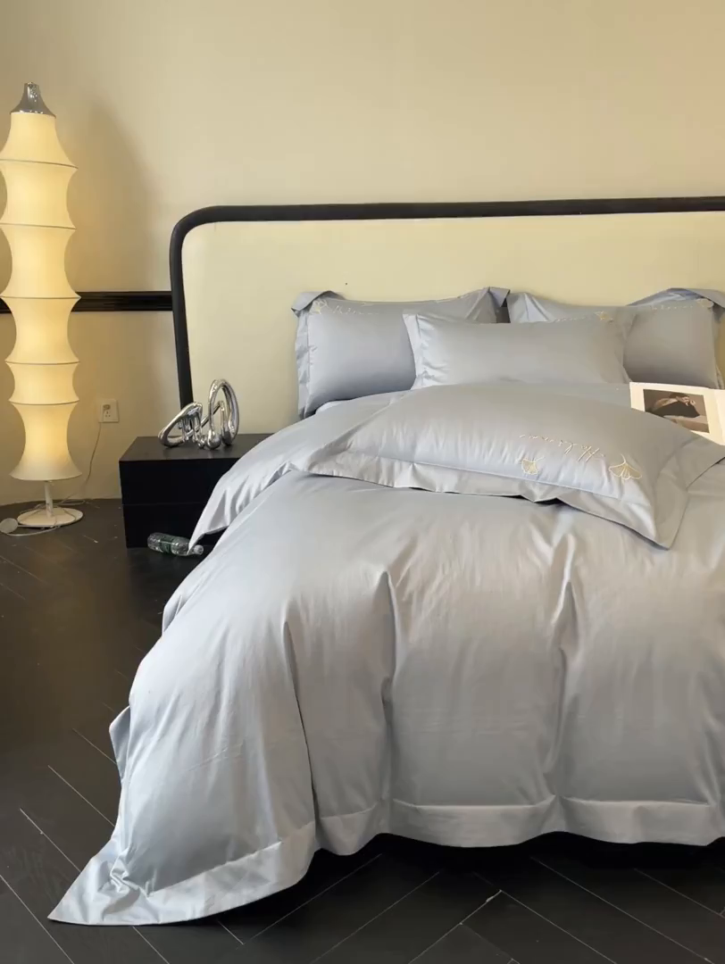 91家纺网 家纺一手货源 找家纺 置顶家纺 2025新款亲肤刺绣四件套-杏运 杏运-天蓝