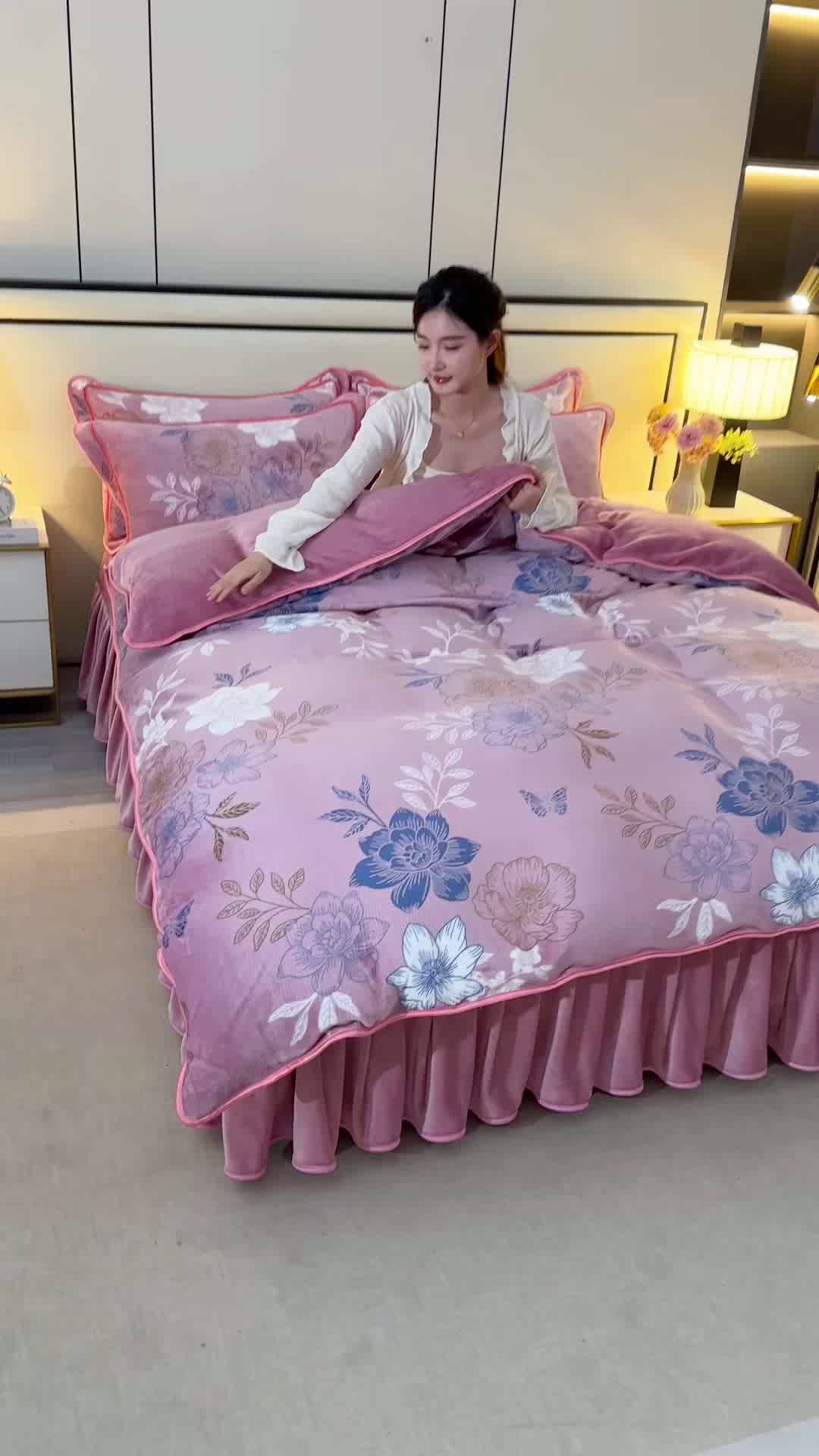 91家纺网 家纺一手货源 找家纺 2025新款高克重8斤金貂绒牛奶绒四件套 蝴蝶