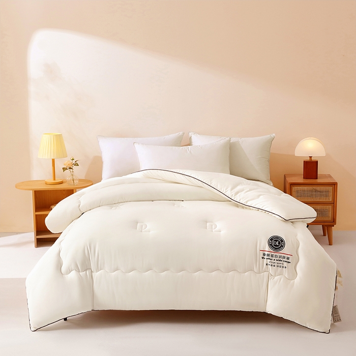 91家纺网 家纺一手货源 找家纺 优布加 2025新款蚕蛹蛋白润肤被 DL-米白