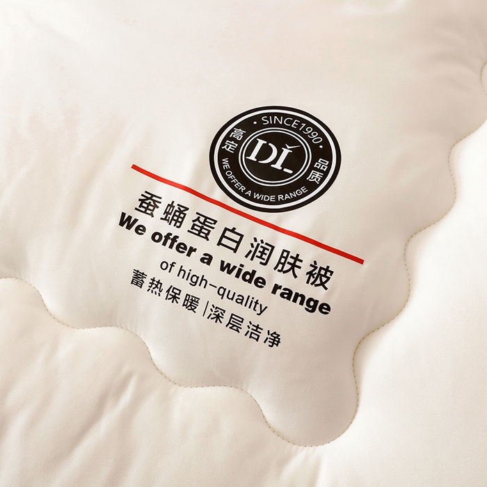 91家纺网 家纺一手货源 找家纺 优布加 2025新款蚕蛹蛋白润肤被 DL-米白