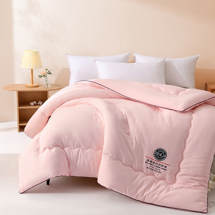 91家纺网 家纺一手货源 找家纺 优布加 2025新款蚕蛹蛋白润肤被 DL-粉色