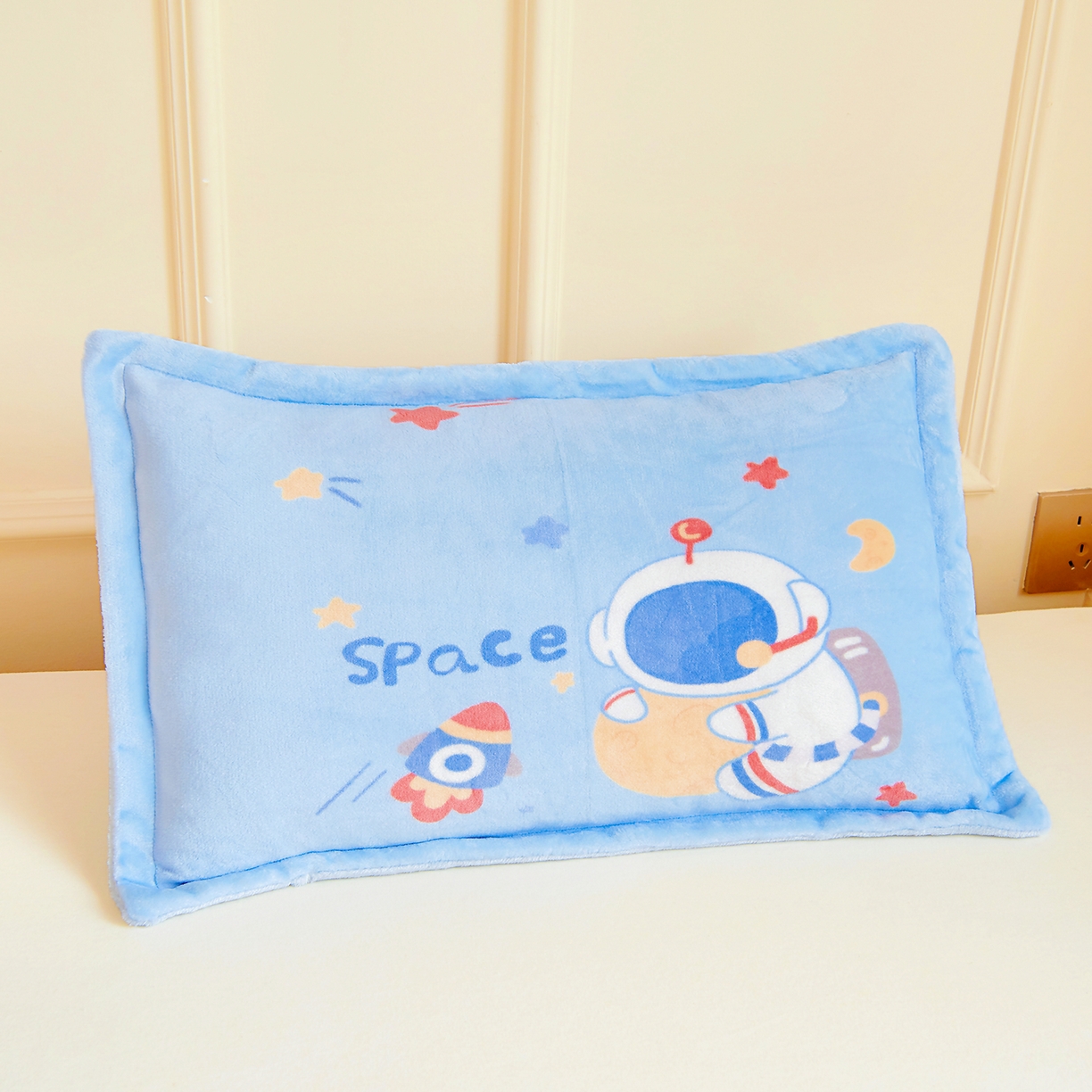 91家纺网 家纺一手货源 找家纺 （总）梵赫 2025新款加厚大版原创数码印花幼儿园儿童枕套