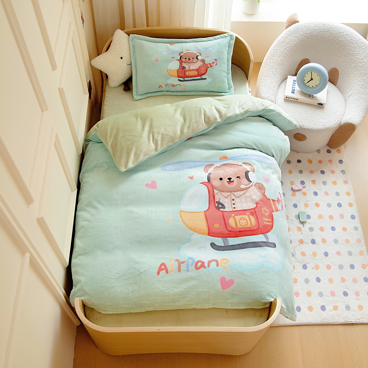 91家纺网 家纺一手货源 找家纺 梵赫 2025新款加厚大版原创数码印花幼儿园儿童枕套 飞行员小熊