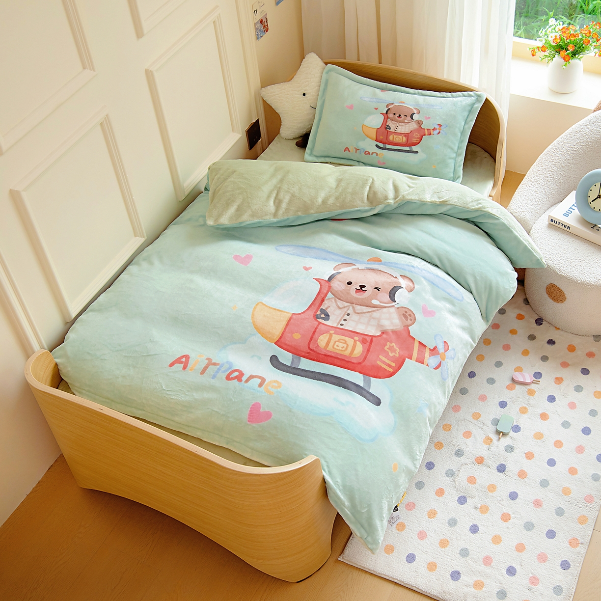 91家纺网 家纺一手货源 找家纺 梵赫 2025新款加厚大版原创数码印花幼儿园儿童枕套 飞行员小熊