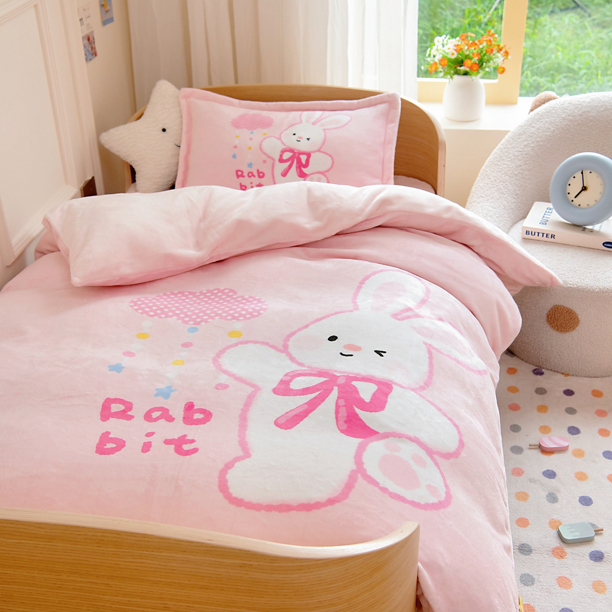 91家纺网 家纺一手货源 找家纺 梵赫 2025新款加厚大版原创数码印花幼儿园儿童枕套 可爱大耳兔