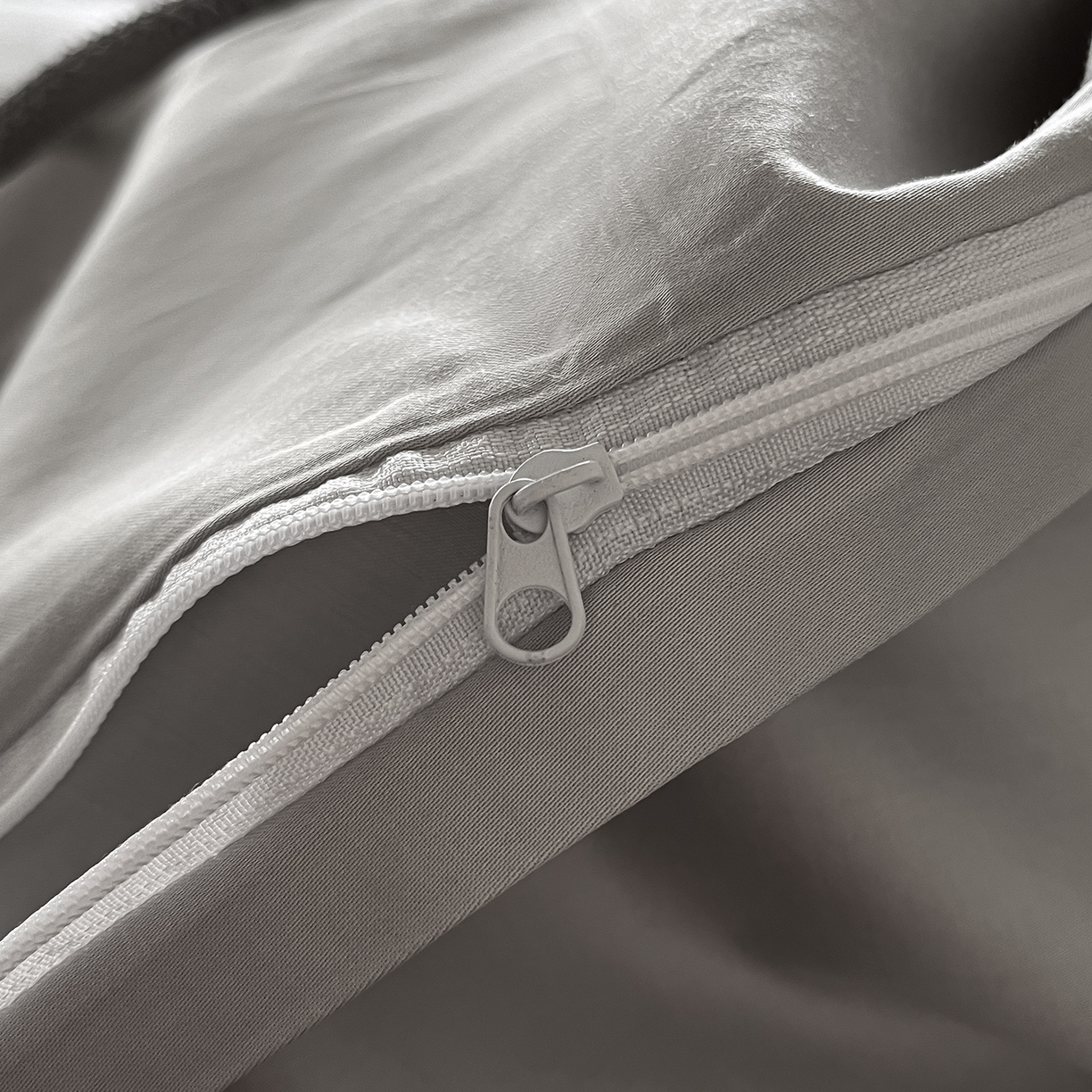 91家纺网 家纺一手货源 找家纺 置顶家纺 2025新款维纳斯系列亲肤提花四件套 维纳斯-山灰