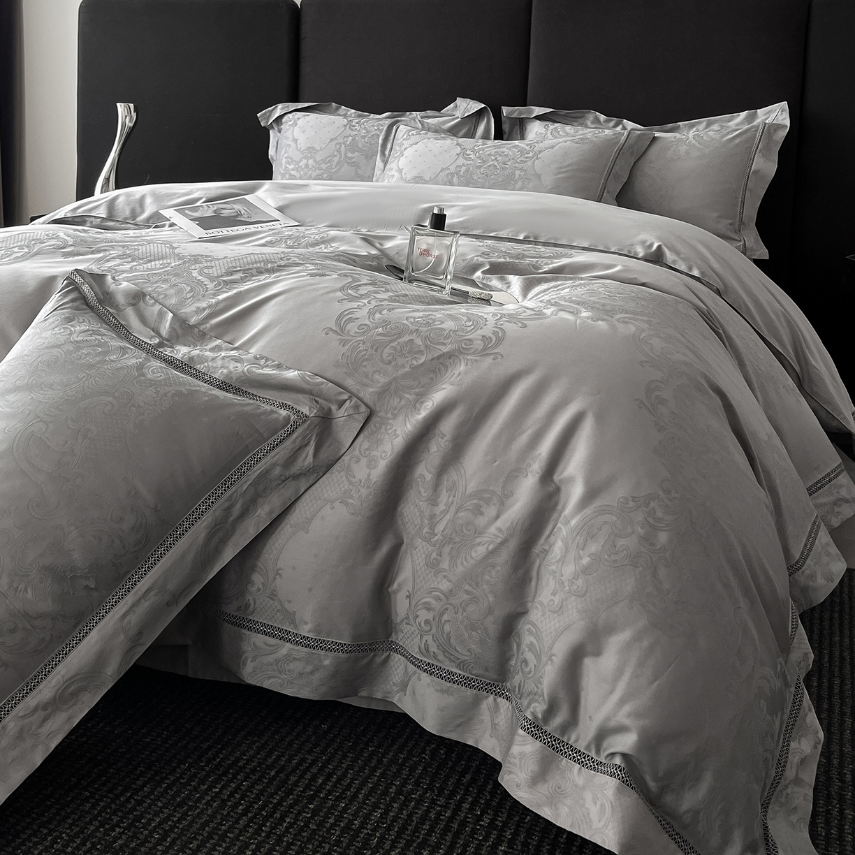 91家纺网 家纺一手货源 找家纺 置顶家纺 2025新款维纳斯系列亲肤提花四件套 维纳斯-高级灰