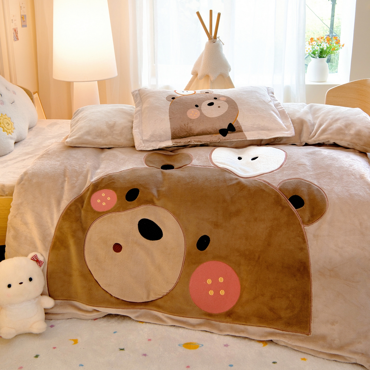 91家纺网 家纺一手货源 找家纺 梵赫 2025新款加厚大版原创数码印花幼儿园儿童枕套 巧克力熊